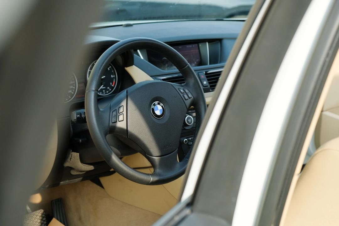 买宝马x1二手车1万左右,9万二手宝马x1m运动