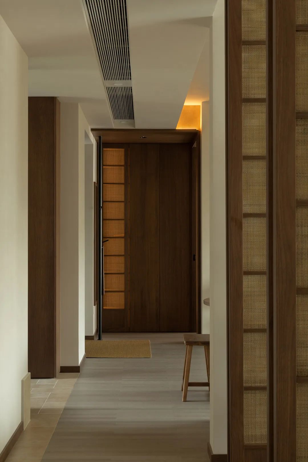 优雅简约居所设计,140平四居室摒弃繁琐回归自然