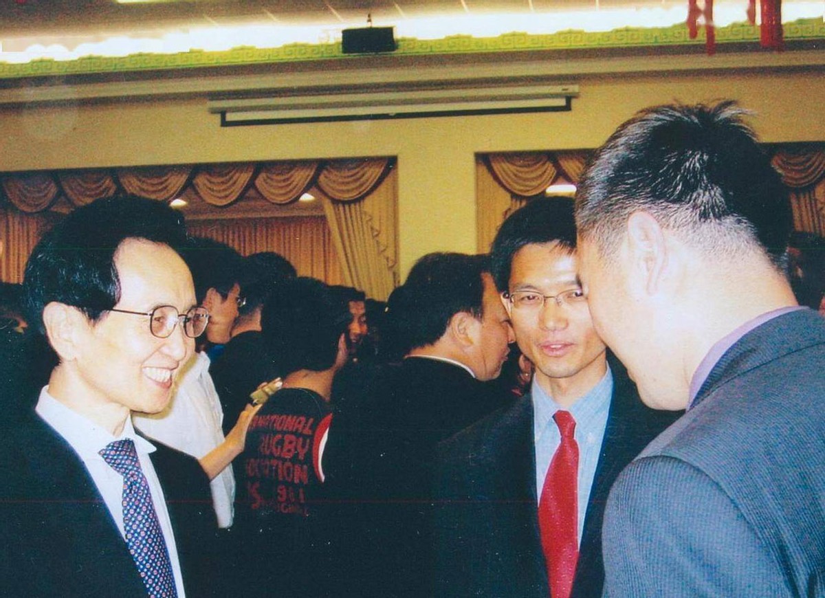 自称能拦截导弹，扑灭大兴安岭山火的气功大师严新，最终结局如何