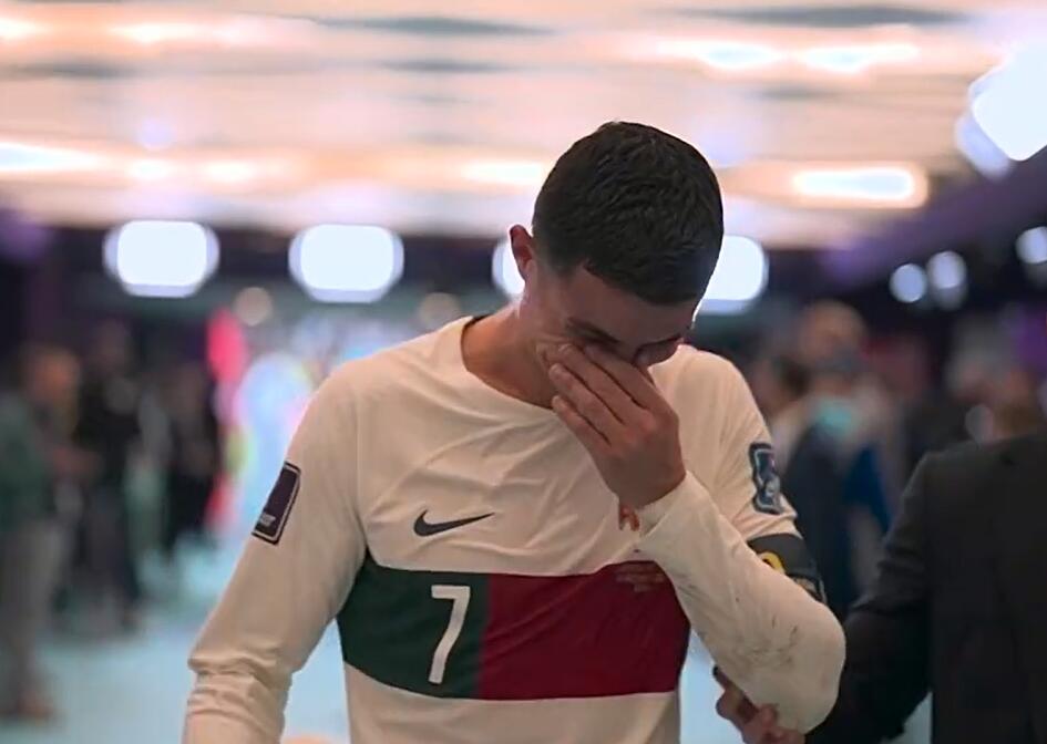 葡萄牙主帅不让c罗首发的原因,葡萄牙内讧后续