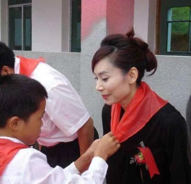 李亚鹏的历任女友有哪些,李亚鹏新女友个人简介