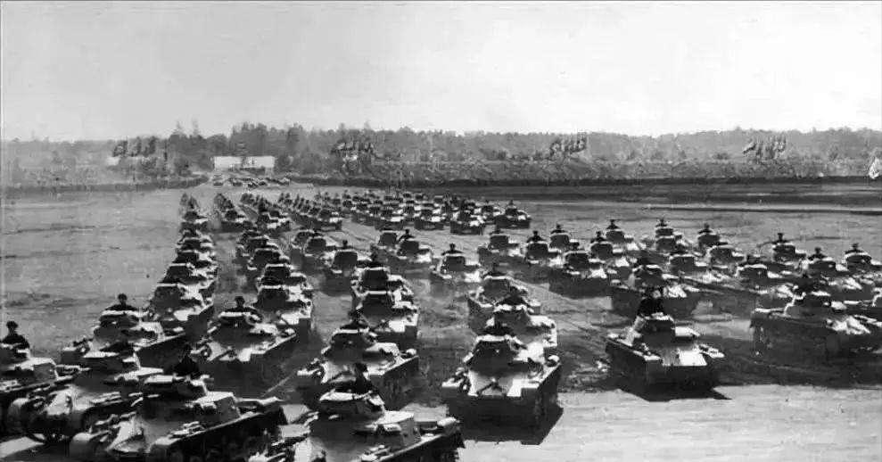 捷克曾有多辉煌？敢叫板希特勒，一枪没放惨遭瓦解