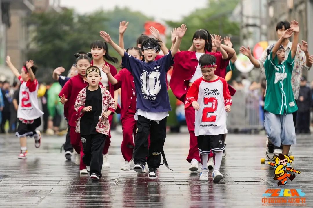 中国动漫节彩车巡游,国际动漫彩车巡游视频