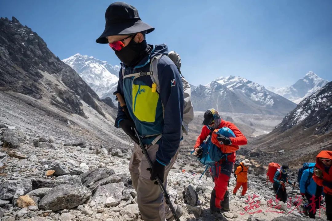 “把家乡名字带上珠峰，是我热爱家乡的一种表达方式！”
