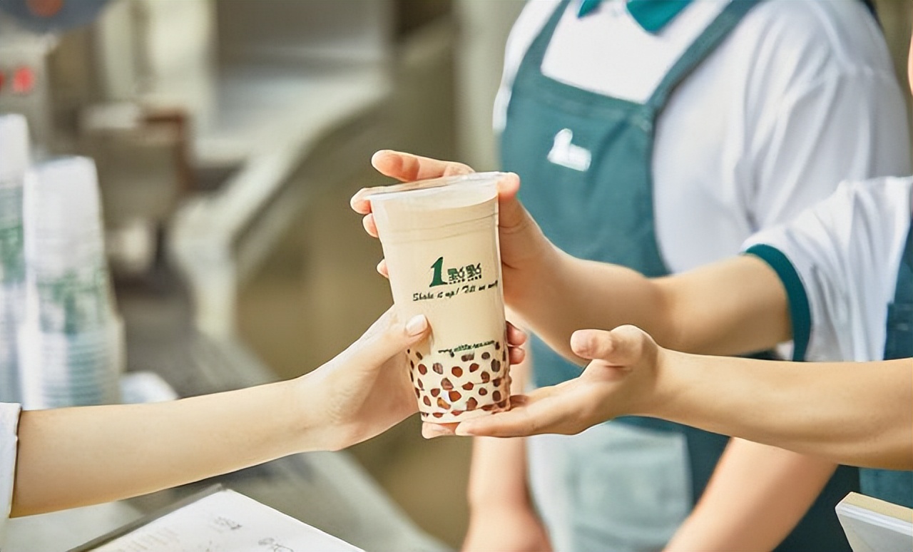 一点点奶茶加盟费用多少钱,一点点奶茶加盟一般投资多少