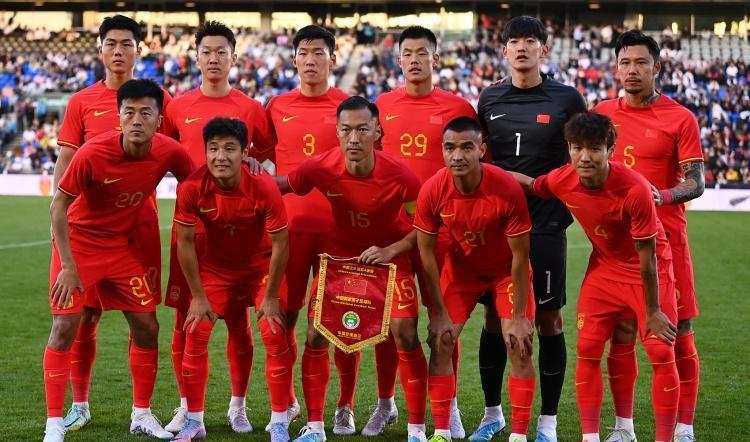 国足武磊单刀赴会错失良机,国足武磊单刀错过世界杯