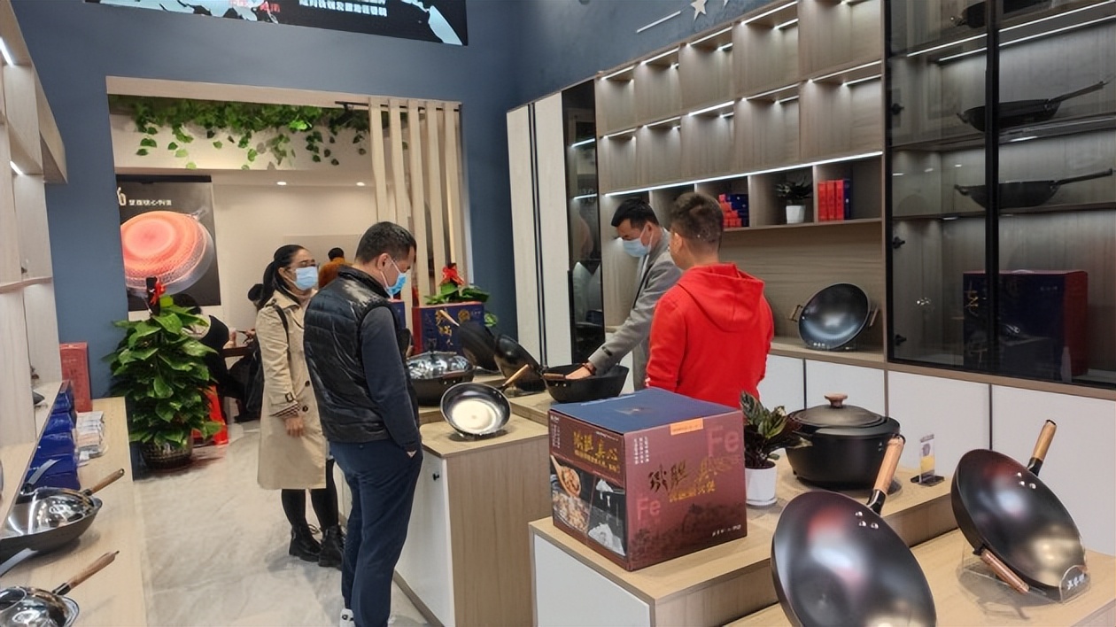 “涯婆垌”实体旗舰店开业打造一站式消费新场景