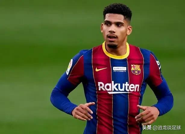 范迪克一发十连入最强中后卫,范迪克世一卫