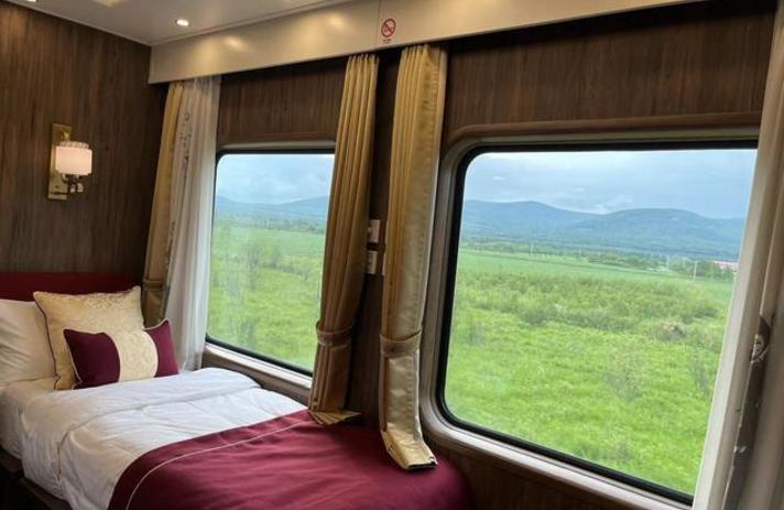 坐火车去旅行沿途最美风景线,哪个火车沿途风景好一票难求