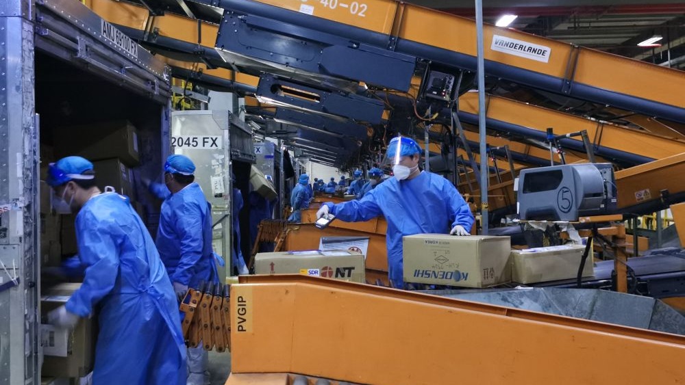 快手616实在购物节正式启动,中邮保险推出“快递小哥”专属意外险