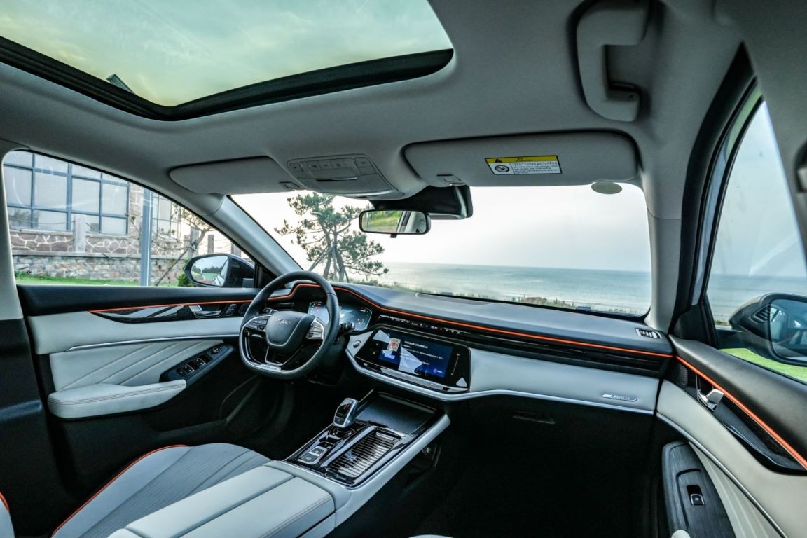 奕炫max赛道七重礼,气场强大的奕炫max即将闪亮