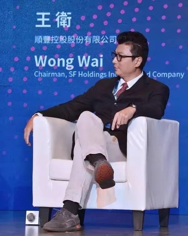 母亲借给他3700元创业一年赚60亿,穷小伙借2万元创业4年赚1亿