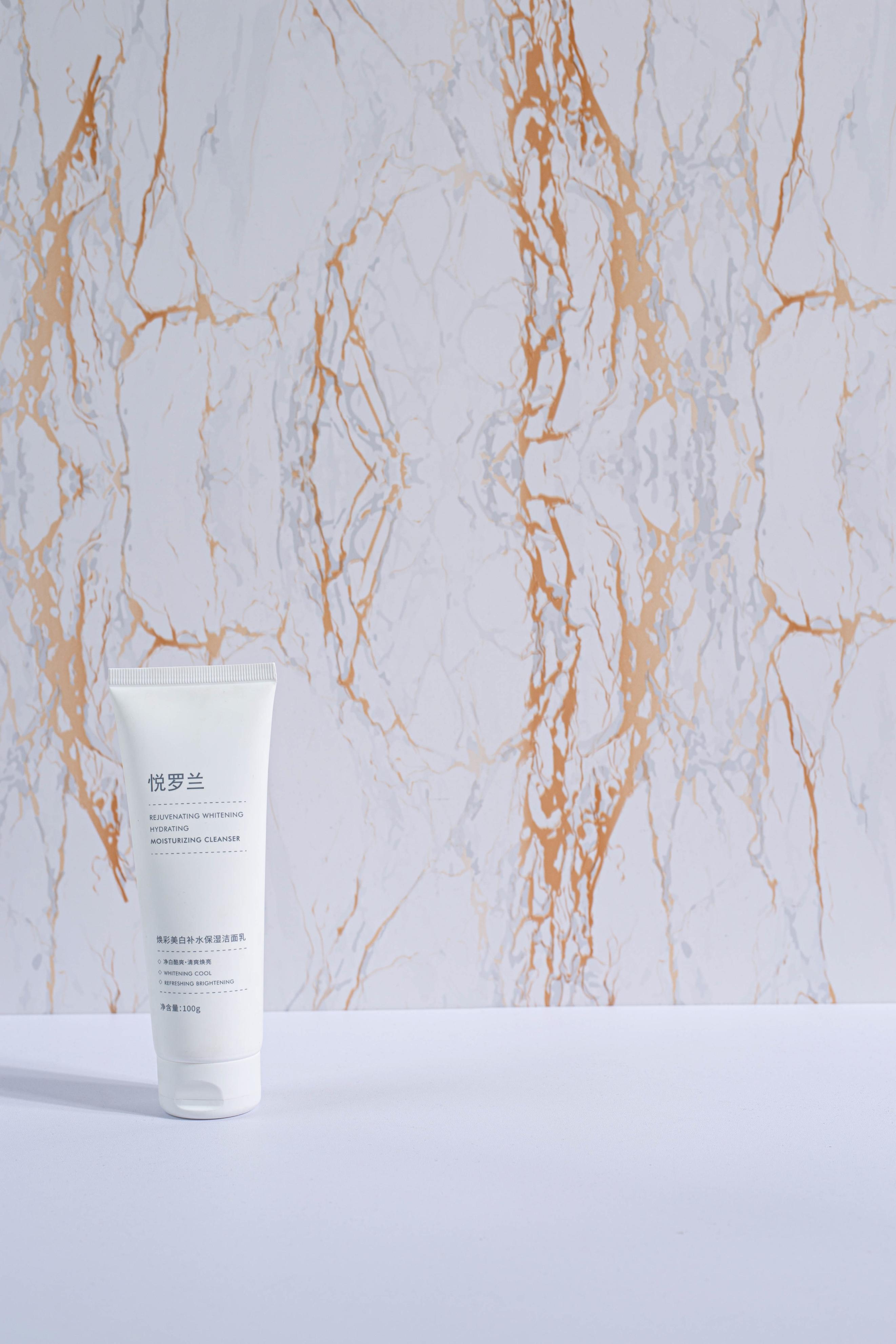 化妆品牌子排行榜前十名男士,护肤品十大品牌排名男生洗面奶