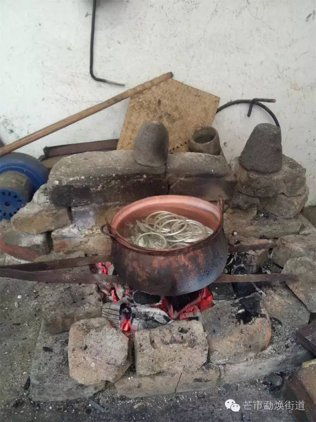 版纳傣族银饰制作方法,德宏银器制作视频大全