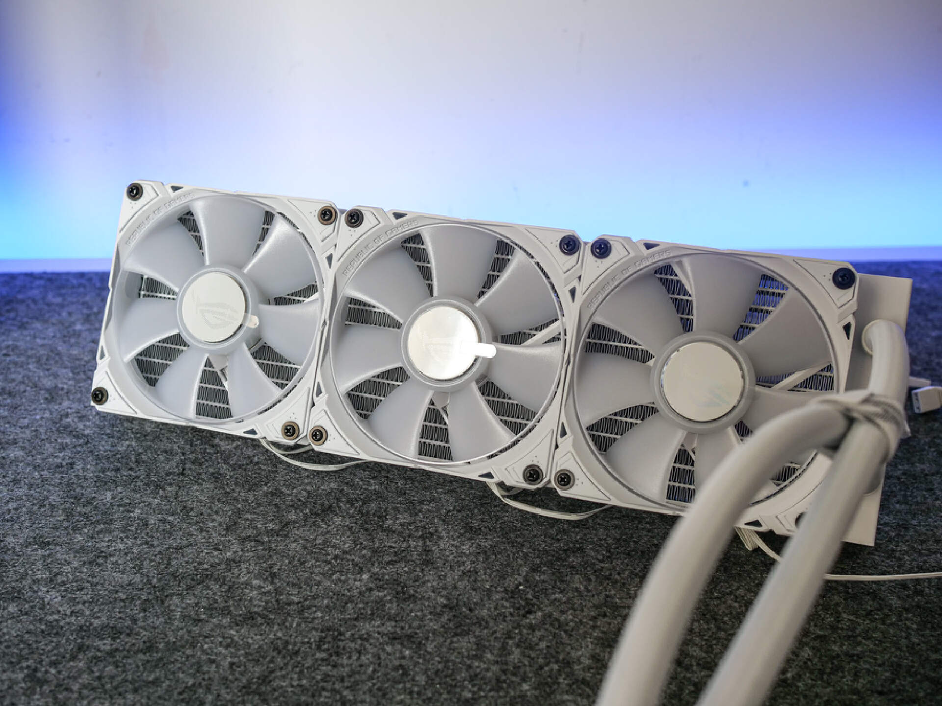 华硕gt502机箱教学,华硕tuf502弹药库机箱装机视频