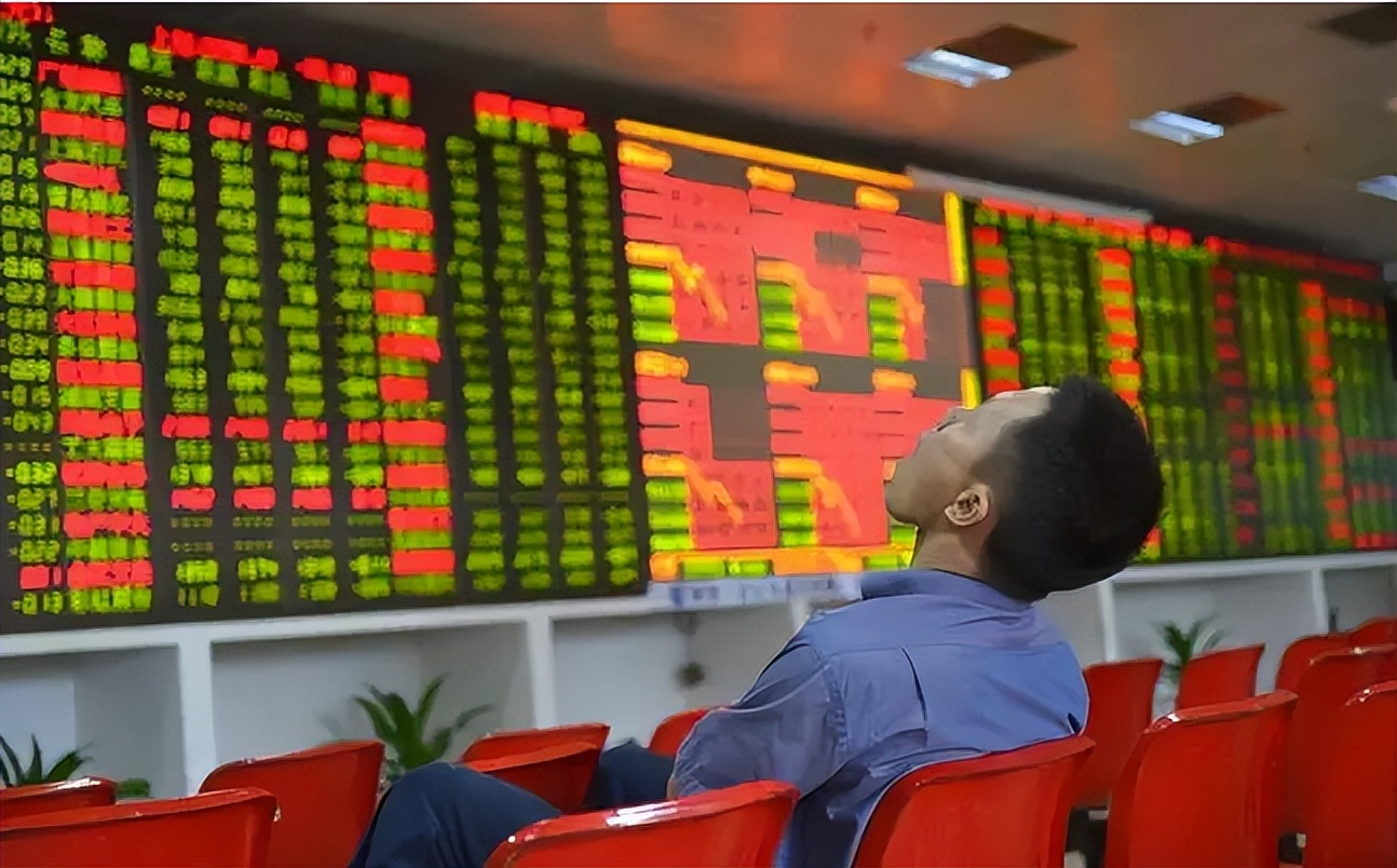 理财入门基金和股票选哪个,理财基金和炒股哪个好