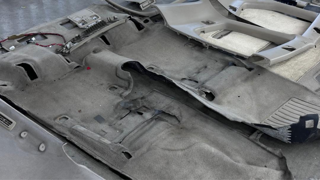 03年丰田霸道全车翻新多少钱,2004款丰田霸道拆车视频