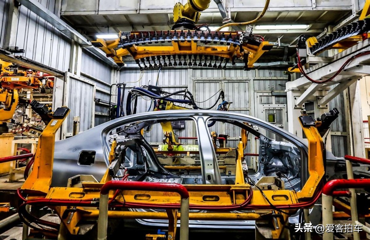 408与速腾哪个更值得入手,新408和新速腾哪个值得买