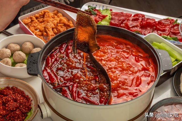 甲状腺癌脖子上会长痘痘吗,甲状腺癌会引起下巴肿大吗