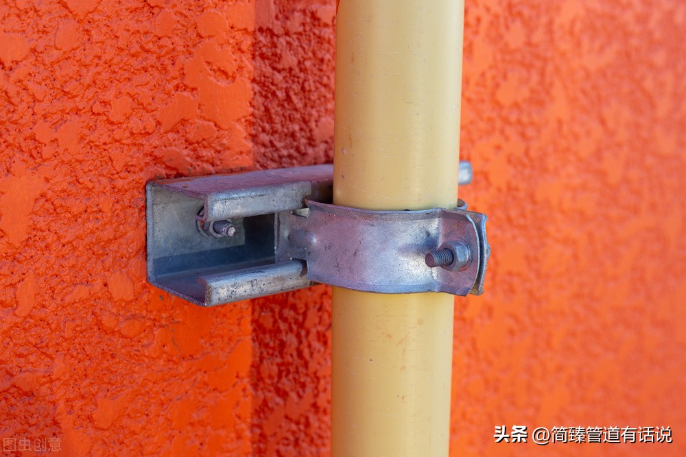 管道支吊架安装要求不包括,管道支吊架按限制管道位移可分为