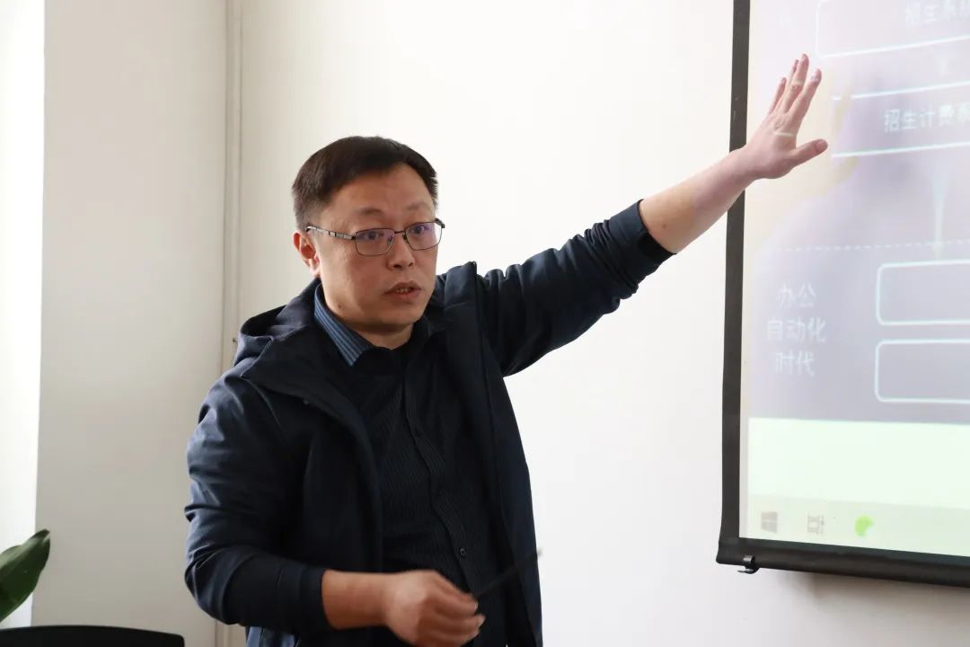 清北学校，成都新津为明学校，越来越热。