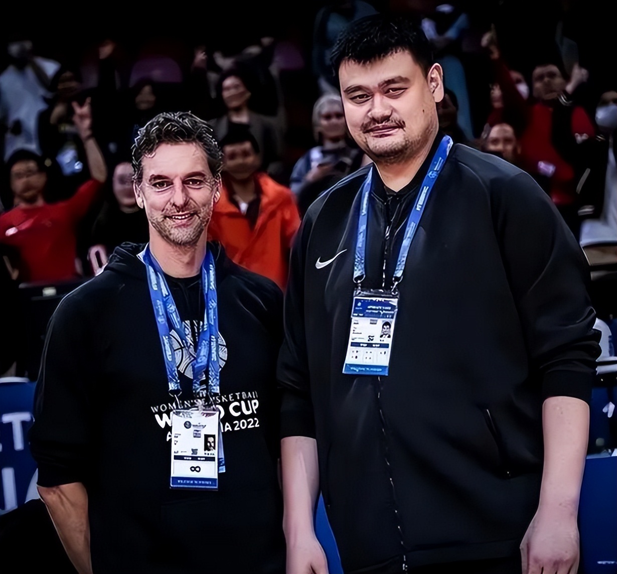 姚明叶莉两人今年多少岁,姚明携手叶莉罕见现身