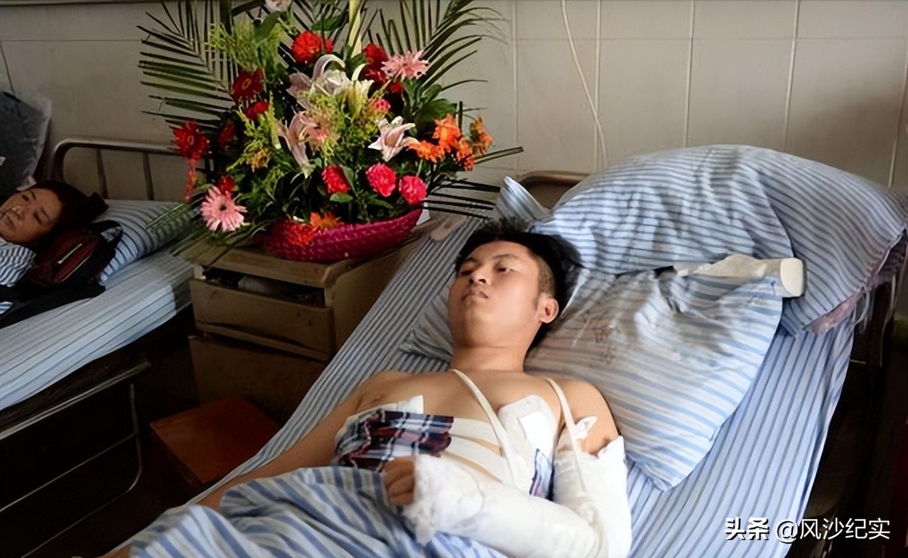 江西高考夺刀少年救人,夺刀少年拒绝清华大学破格录取