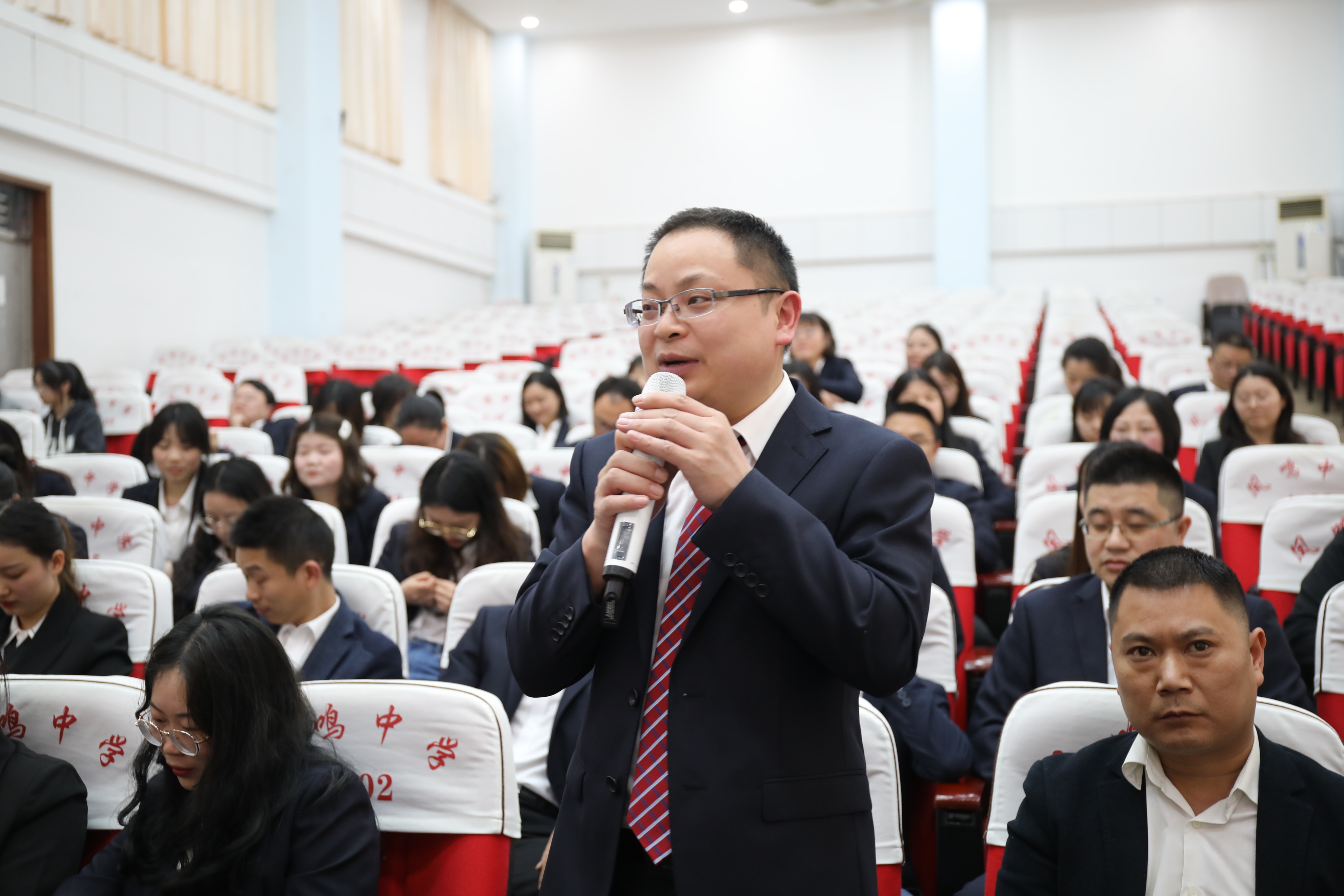 弘扬五四精神争做教育先锋,弘扬五四精神争做新时代少年