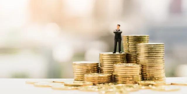 有钱人告诉你怎么赚钱无非有几点,每个人都想赚钱为什么总赚不到钱