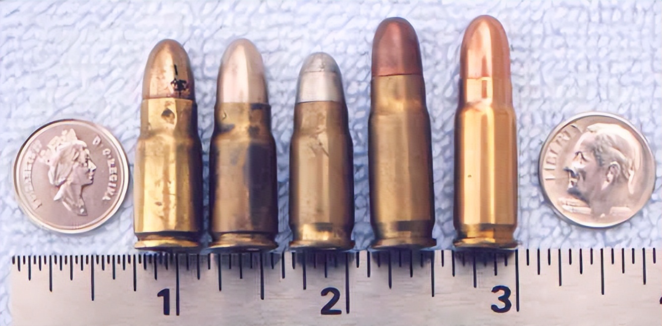 自杀都费劲的枪！日本手枪界的卧龙凤雏，南部十四式和他的兄弟