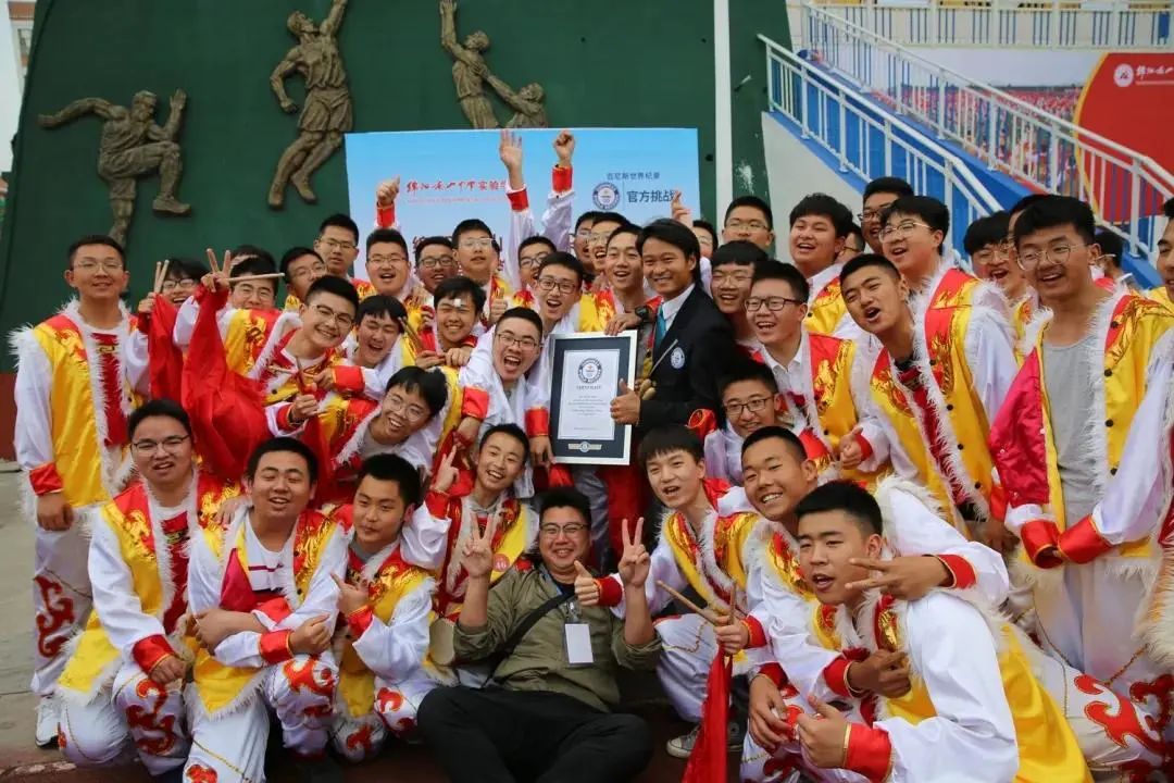 绵阳南实中学实验学校和南山双语,绵阳南山中学实验学校