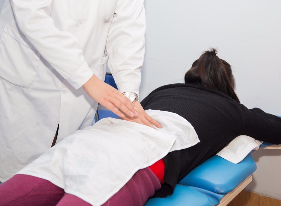 腰椎间盘突出是什么原因引起的,腰椎间盘突出症状表现3d动画