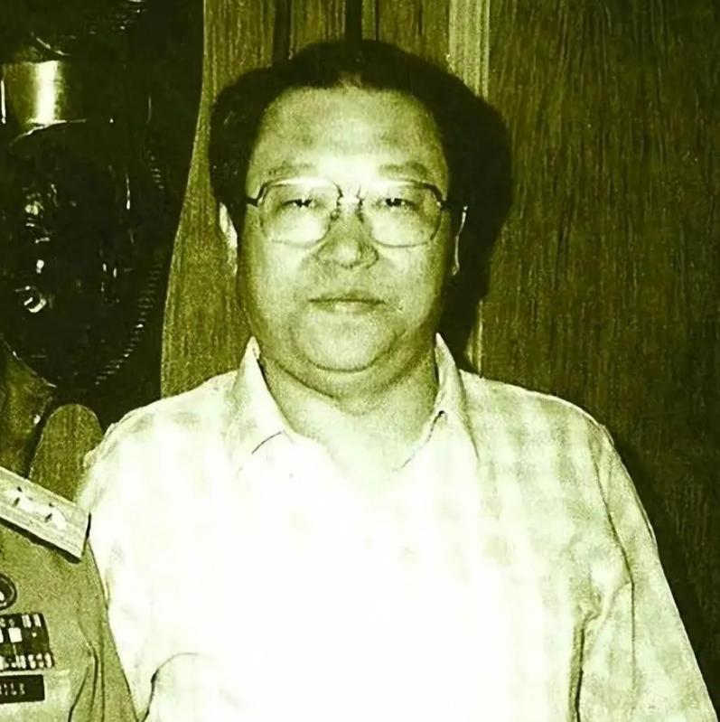 余则成原型潜伏了多少年,余则成潜伏台湾后到晚年结果怎样