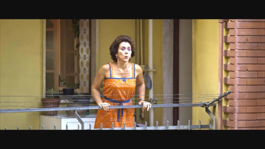 满屏美胸！三观震碎！意大利女人好敢