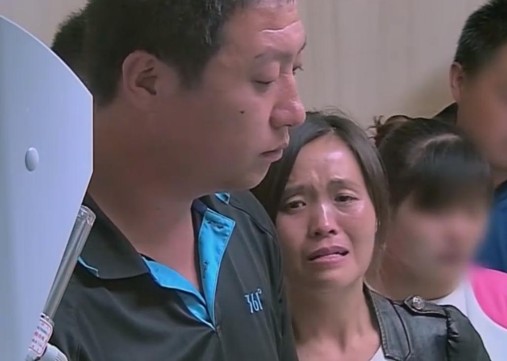 53岁父亲遭受车祸九死一生,父亲被卡车拦腰碾压救活了吗