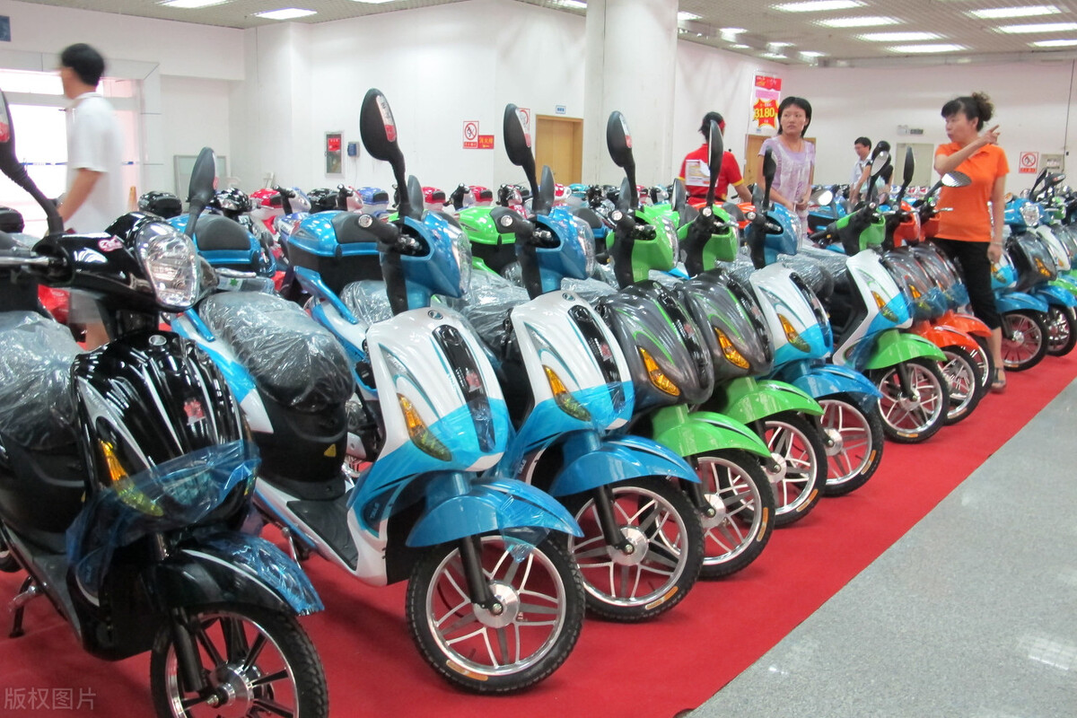 超标电动车和国标电动车哪个贵,超标电动车和超标电动自行车区别