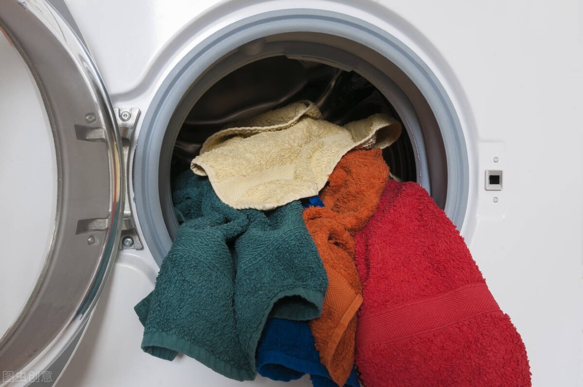 衣服洗完粘灰怎样去除,衣服洗完粘毛了处理小妙招