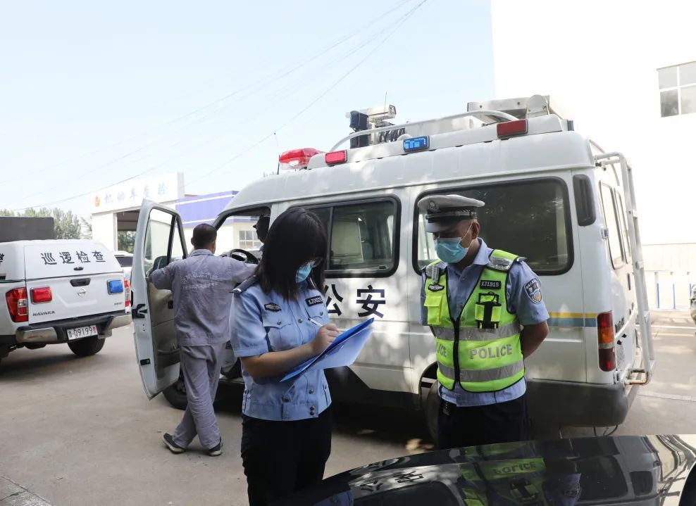 沂南交警执法视频,沂南交警大队晚上查车