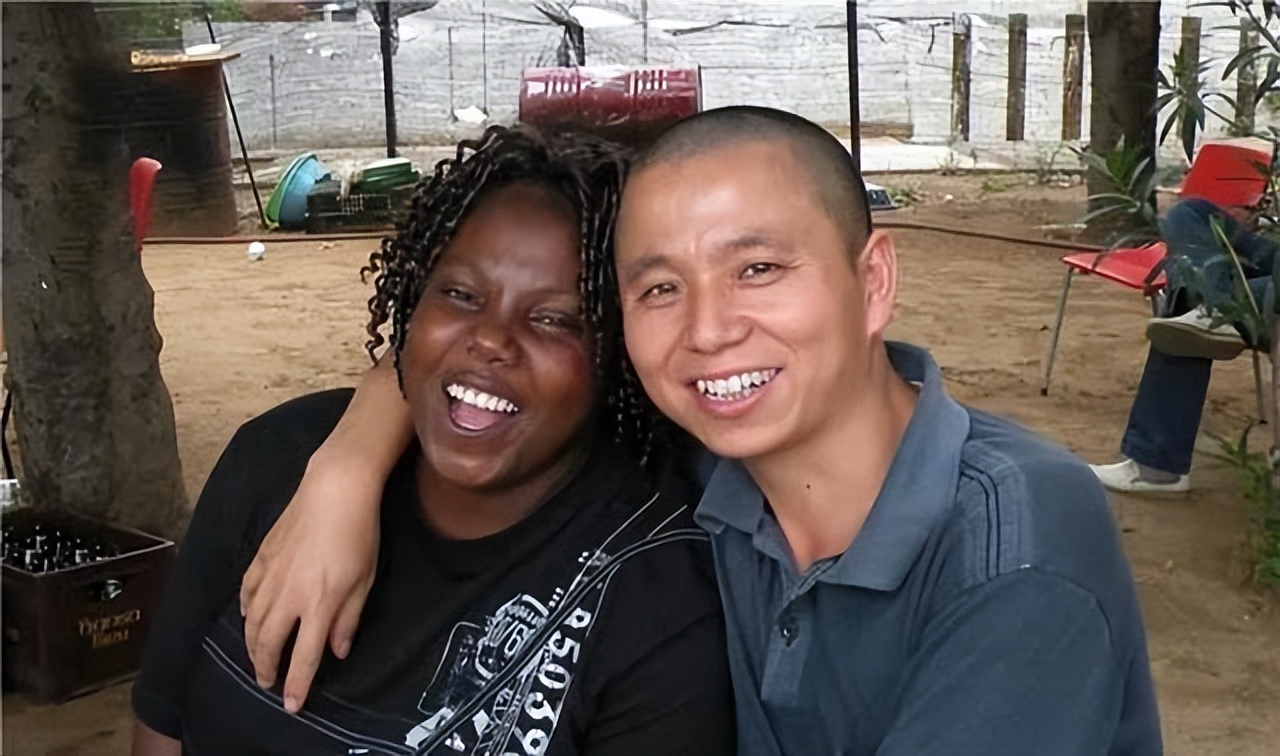 中国姑娘嫁到南非半月就想离婚,嫁到南非的女孩后来怎么样了