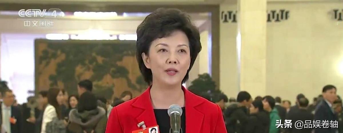 贺红梅康辉唱歌,年轻的朋友来相会贺红梅康辉