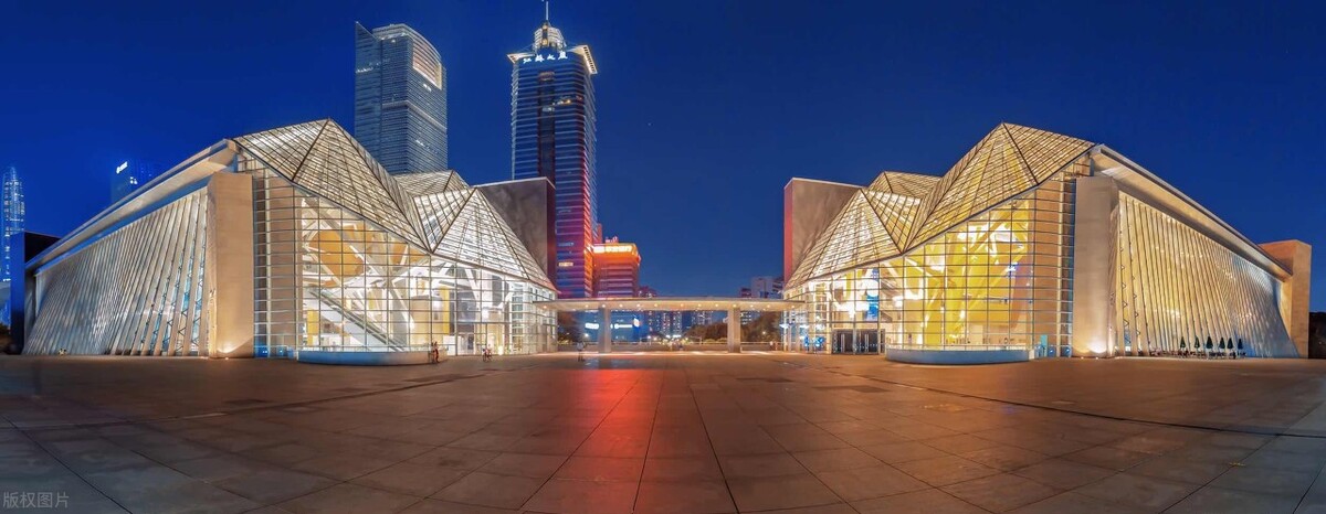 在深圳一个家庭一个月的生活成本,我在深圳每个月的底薪是两千块钱