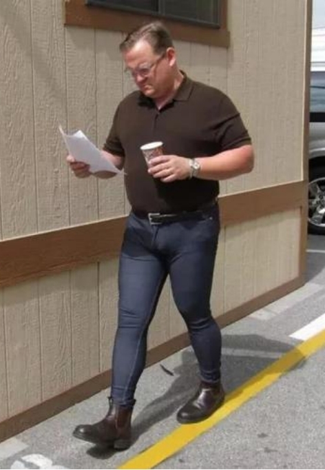 如何找到一条好款式的牛仔裤男款,男款腿型不好看怎么选择牛仔裤