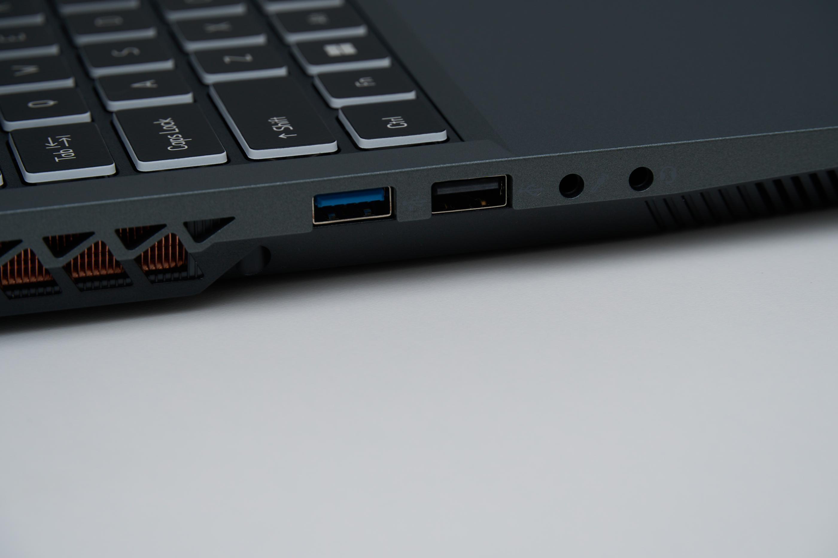 七彩虹将星x15xs,intel超核心显卡750评测