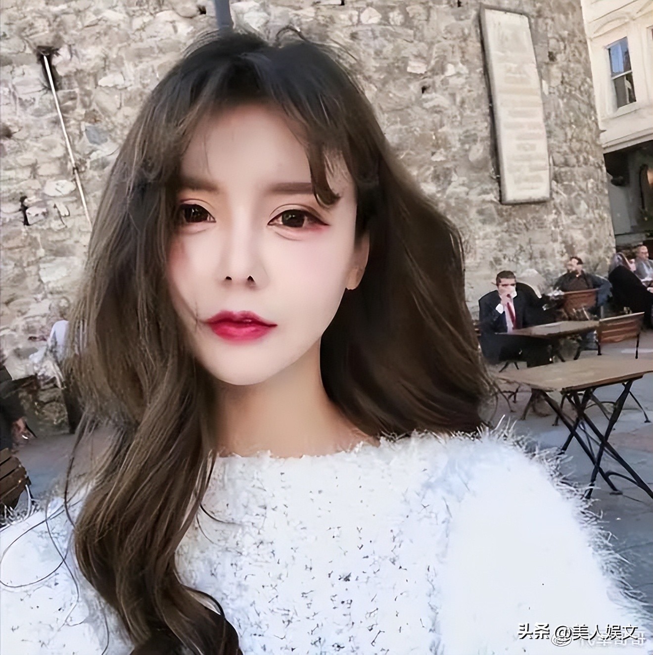 24岁韩安冉回应四婚,韩安冉三次结婚现场对比