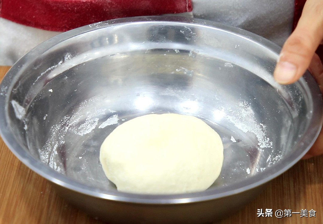 一碗面粉俩鸡蛋做低糖少油小零食,一碗面粉2勺糖做出小零食