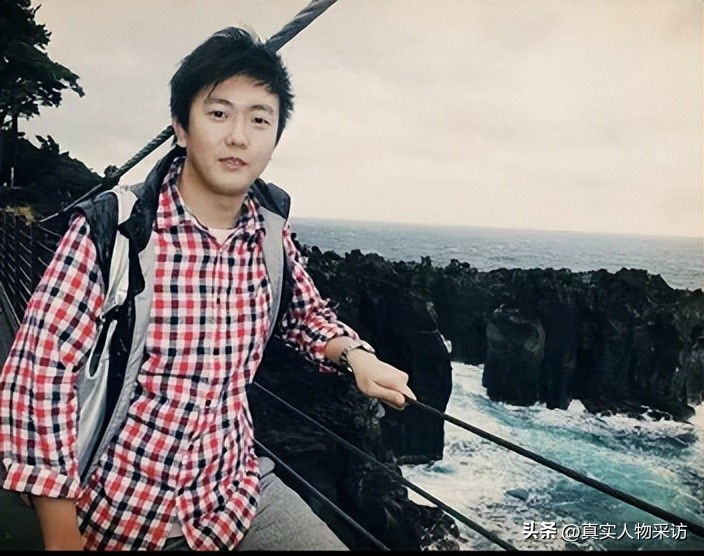 我19岁到日本，裸婚娶日本媳妇，在外面男浴室遇到女人，吓一激灵