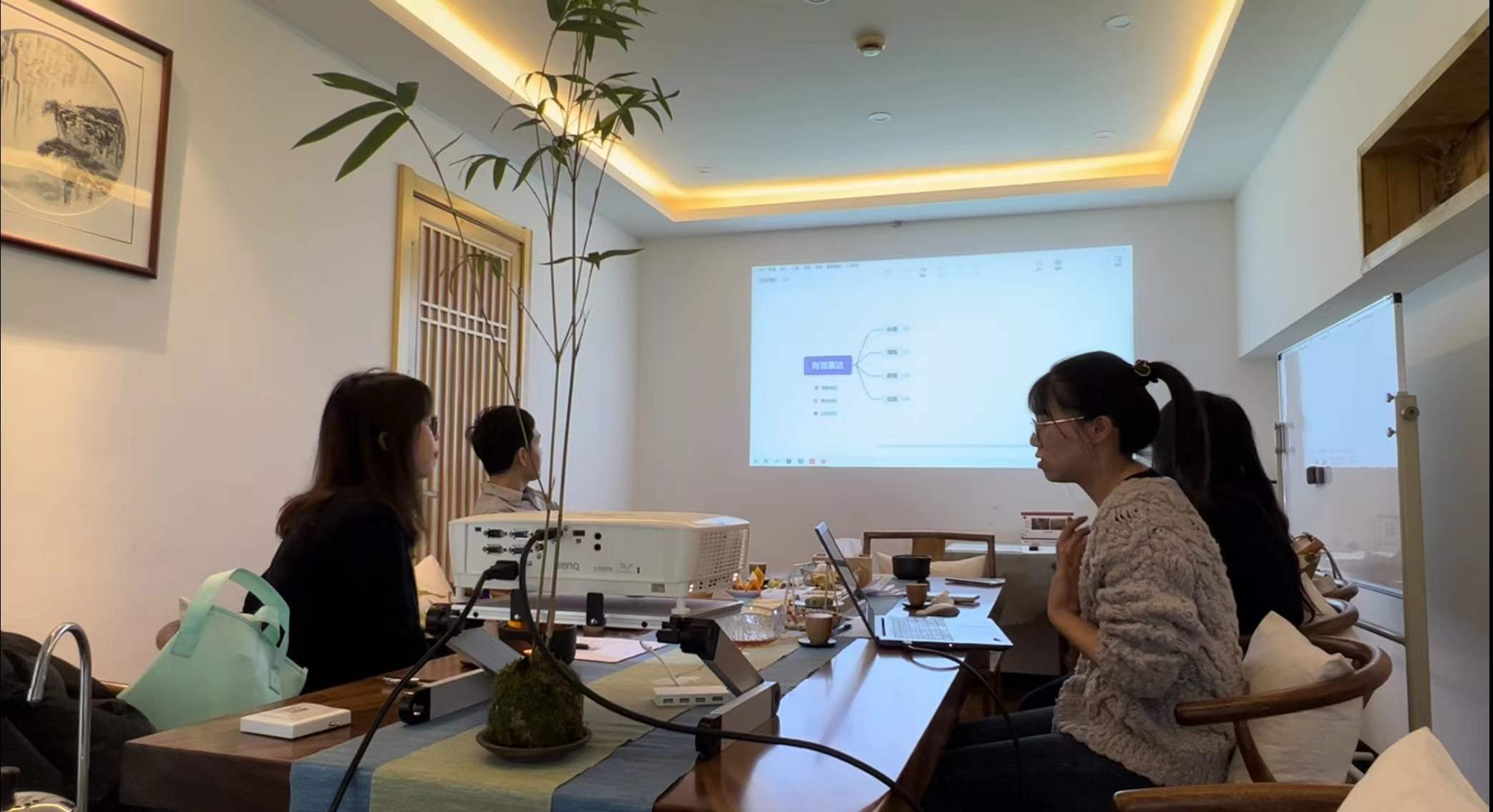 朋友聚会玩什么最嗨,和朋友聚会玩些什么