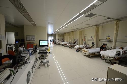 女人右下腹阑尾部位疼痛什么原因,女性右下腹疼伴有恶心阑尾已切除