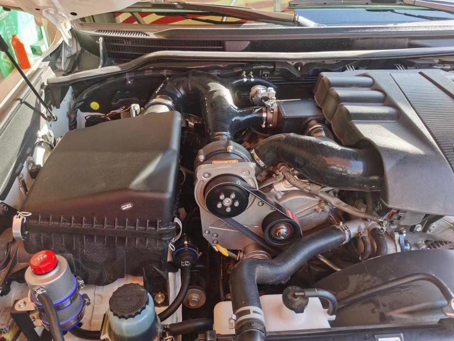 陆巡3800,陆巡4.0马力有几个版本