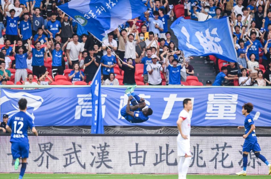 武汉三镇手球判罚,足球判罚三足鼎立